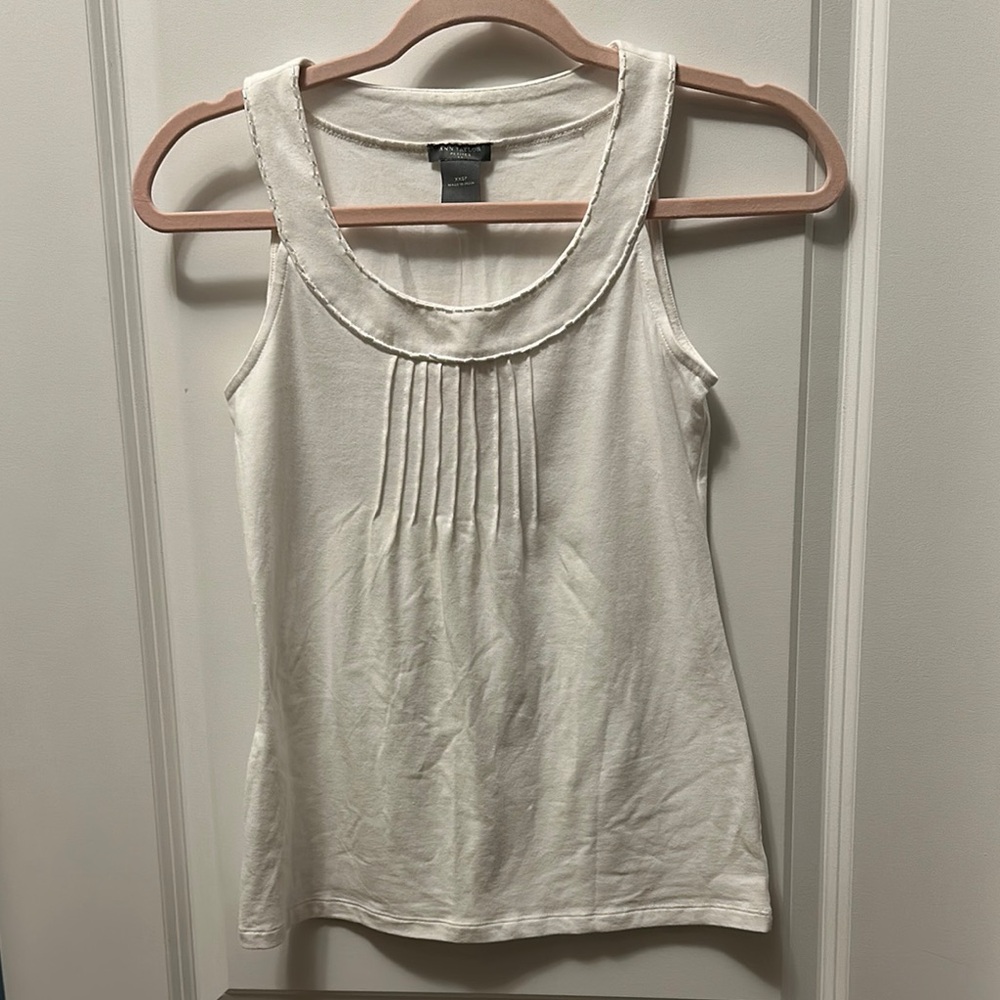 NWT Ann Taylor Petites White Sleeveless Top on xxsp